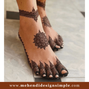 Stylish leg mehendi Design Easy: A classier look!
