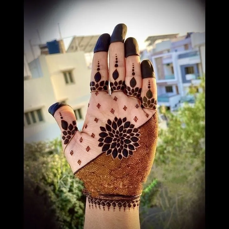 mehendi design front hand