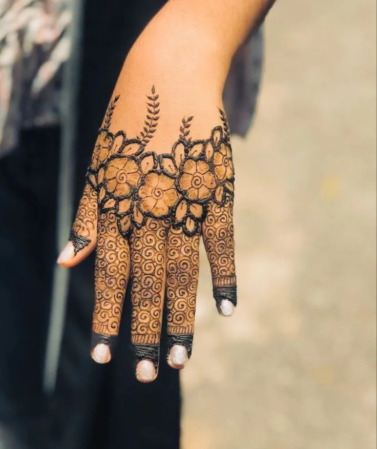 3 Back Hand Mehendi Design